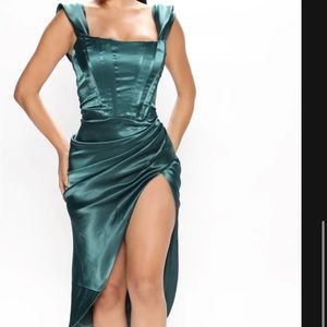 Fashion nova Satin mini dress in hunter green - women’s size medium